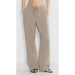 NWT Wilfred Thesis Pant Crepette Aritzia Trouser, Nomad Taupe Size Medium